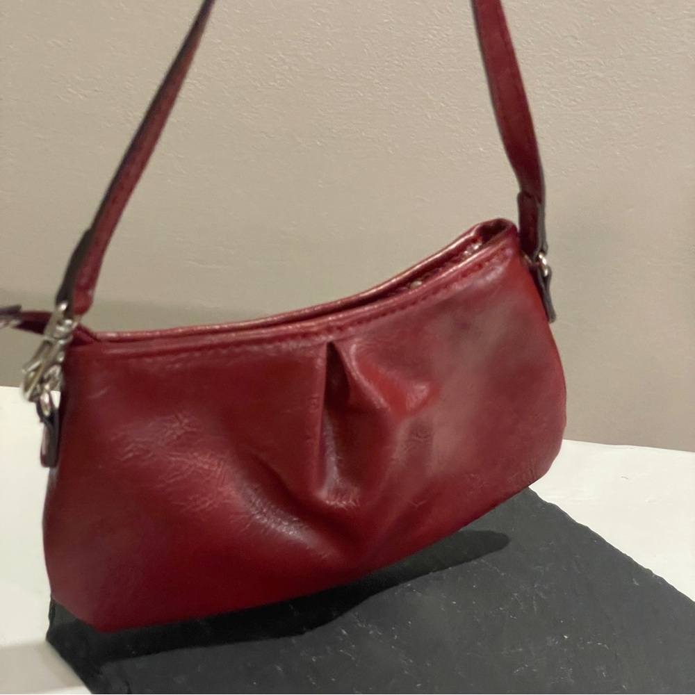 Vintage Liz Claiborne Purse Red Zip Closure Small Shoulder Bag Mini Or Baguette
